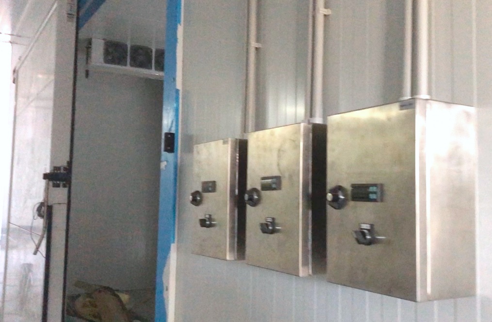 17 - SERVICES – Régulation et GTC 01 EUR Boitiers de régulation 17 - SERVICES – Régulation et GTC 01 EUR Boitiers de régulation