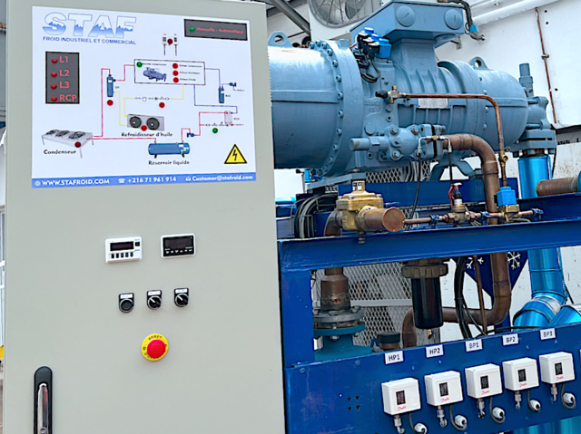 18 - SERVICES – Armoires électriques Armoire groupe à vis